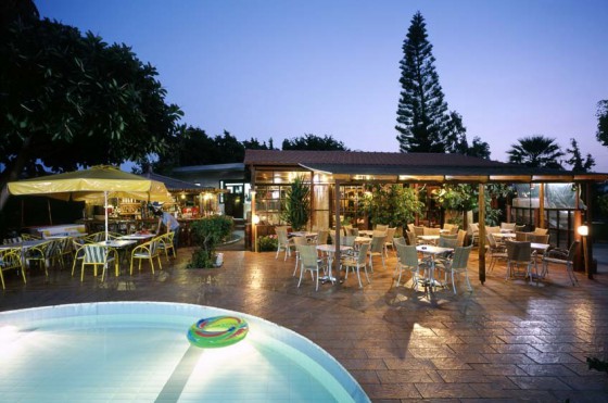 Asterias Hotel 3*
