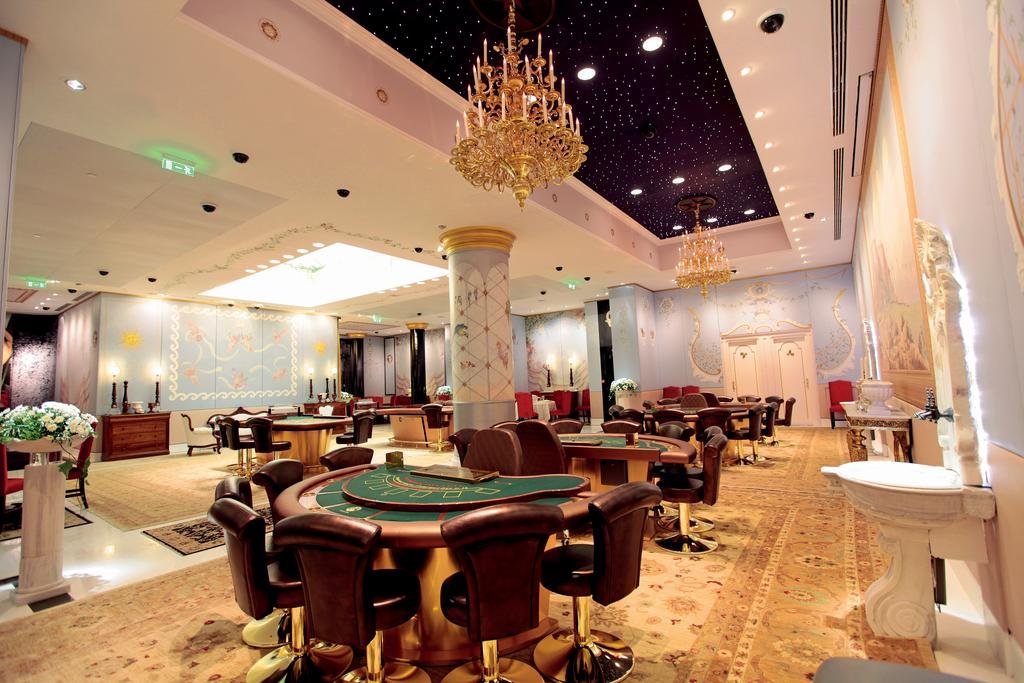 отель клуб казино лутраки