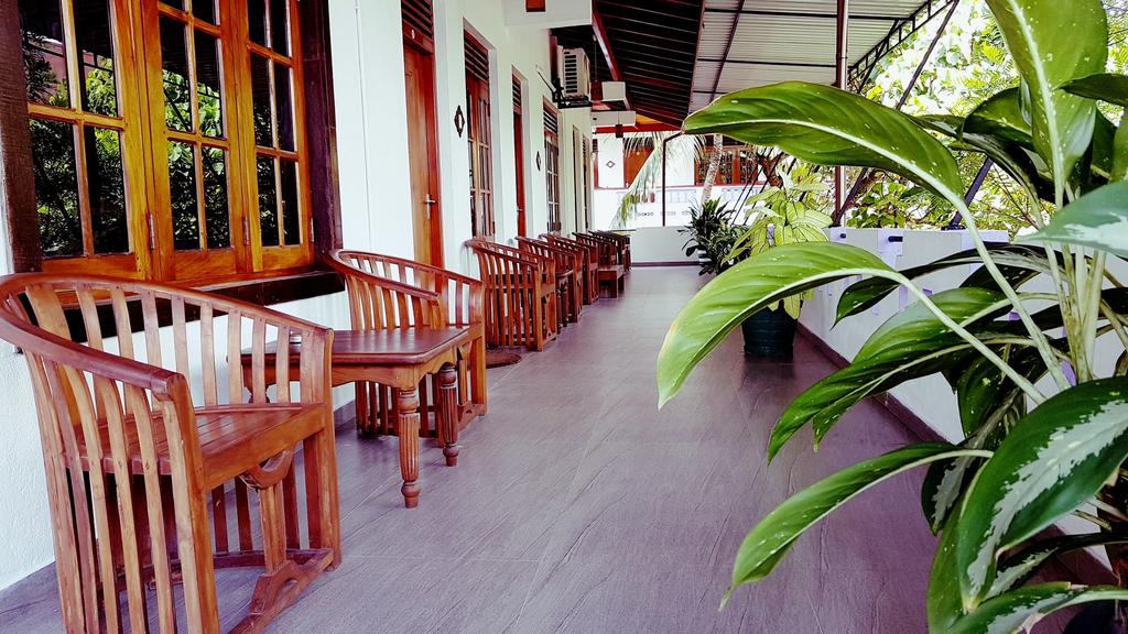 Holiday Inn Unawatuna. Фото Prime time Hotel Sri Lanka 4* Шри-Ланка Южная провинция Унаватун. Hotel j unawatuna